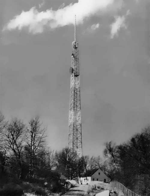 Convertidor experimental UHF KC2XAK Bridgeport, Connecticut Convertidor experimental UHF KC2XAK Bridgeport, Connecticut
