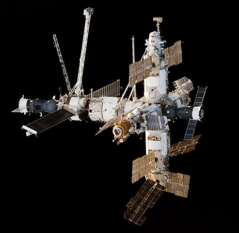 Mir visto desde el transbordador espacial Endeavour