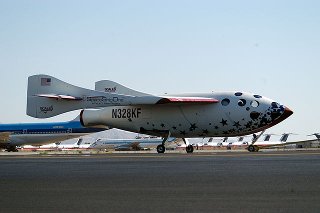 SpaceShipOne después de su vuelo espacial el 21 de Junio de 2004